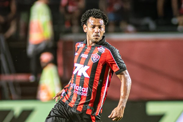 Romarinho disputou apenas 121 minutos com a camisa do Leão