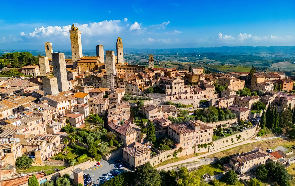 Toscana (Itália) – Vinhos, comida e paisagens suaves por Shutterstock