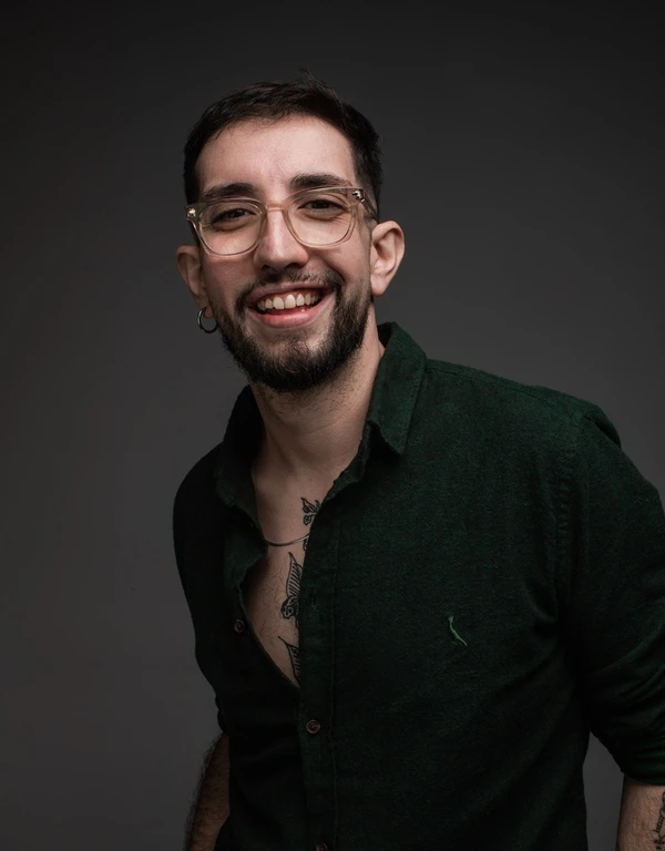 Vitor Martins, escritor best-seller referenciado pela representatividade LGBTQIA+ por Divulgação