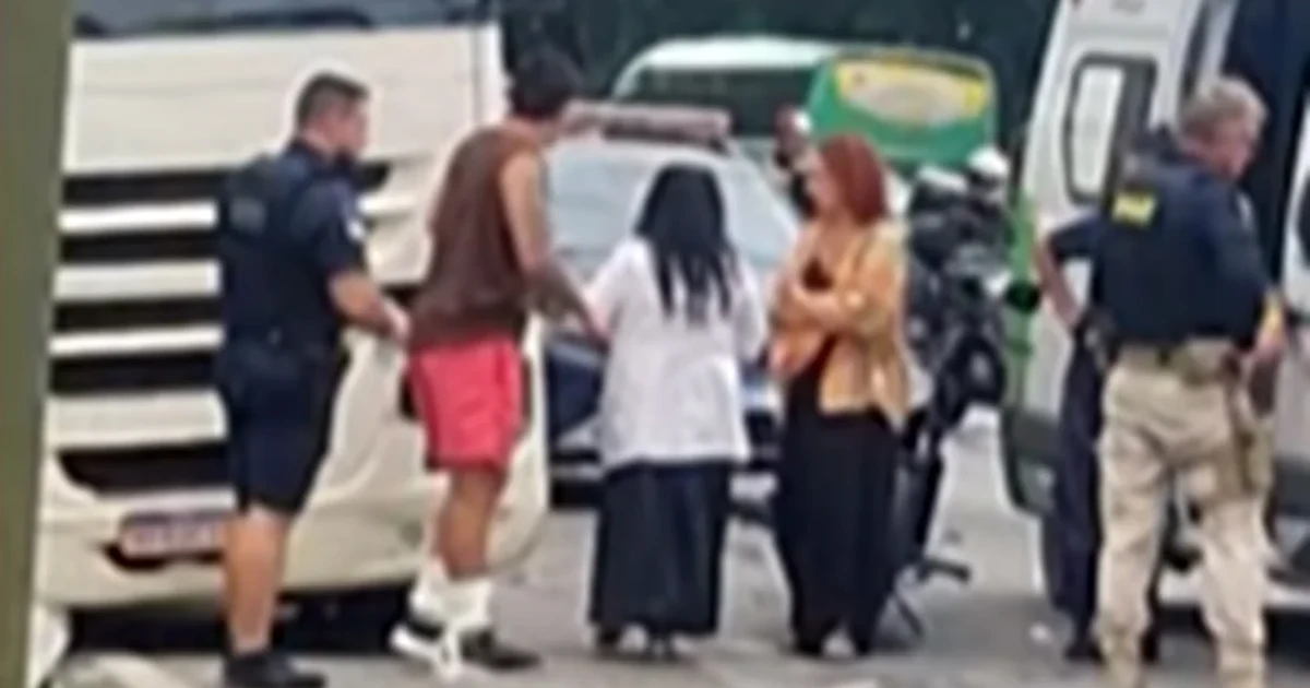 Imagem - Ex-BBB 26, Pedro Henrique é levado amarrado a clínica psiquiátrica; veja fotos