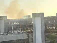 Imagem - Incêndio atinge antigo Centro de Convenções e assusta moradores do Stiep