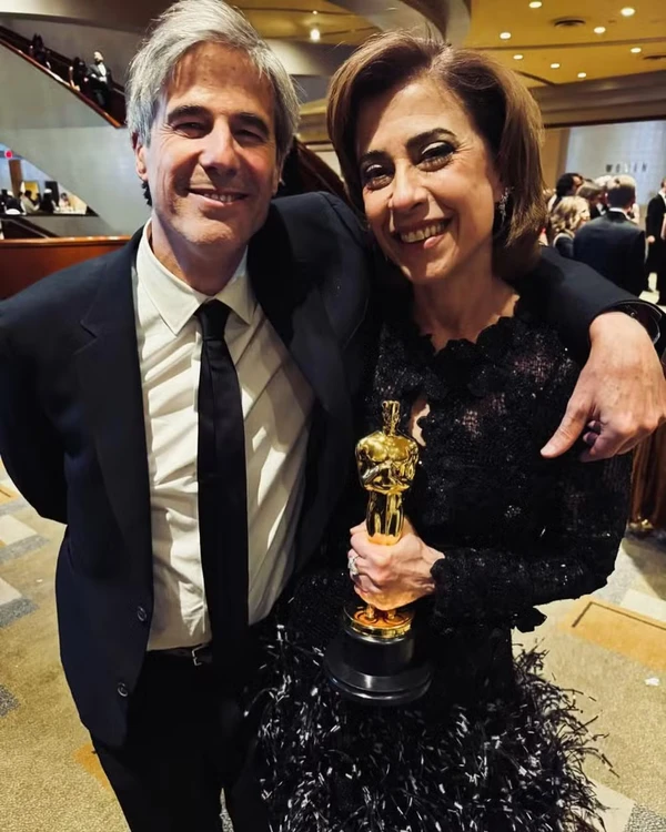 Walter Salles e Fernanda Torres no Oscar 2025 por Reprodução/Redes Sociais