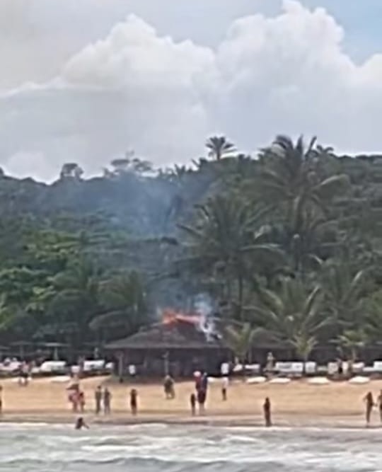 Incêndio em bar de hotel de luxo em Trancoso por Reprodução