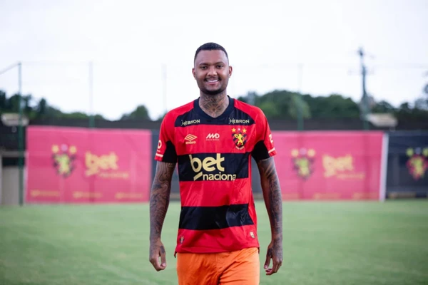 Luan Cândido com a camisa do Sport por Paulo Paiva/ SCR