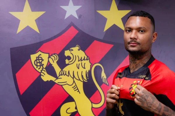 Luan Cândido com a camisa do Sport por Paulo Paiva/ SCR