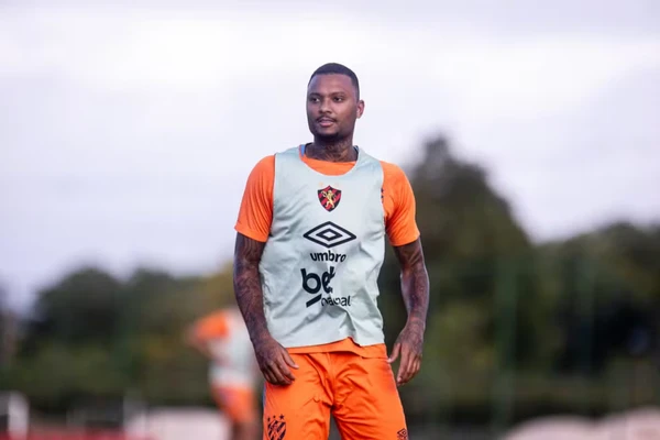 Luan Cândido com a camisa do Sport por Paulo Paiva/ SCR