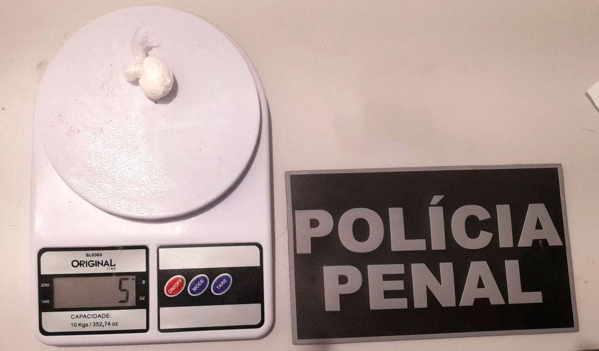 Mulheres foram flagradas tentando entrar em presídio com drogas por Divulgação/ Seap