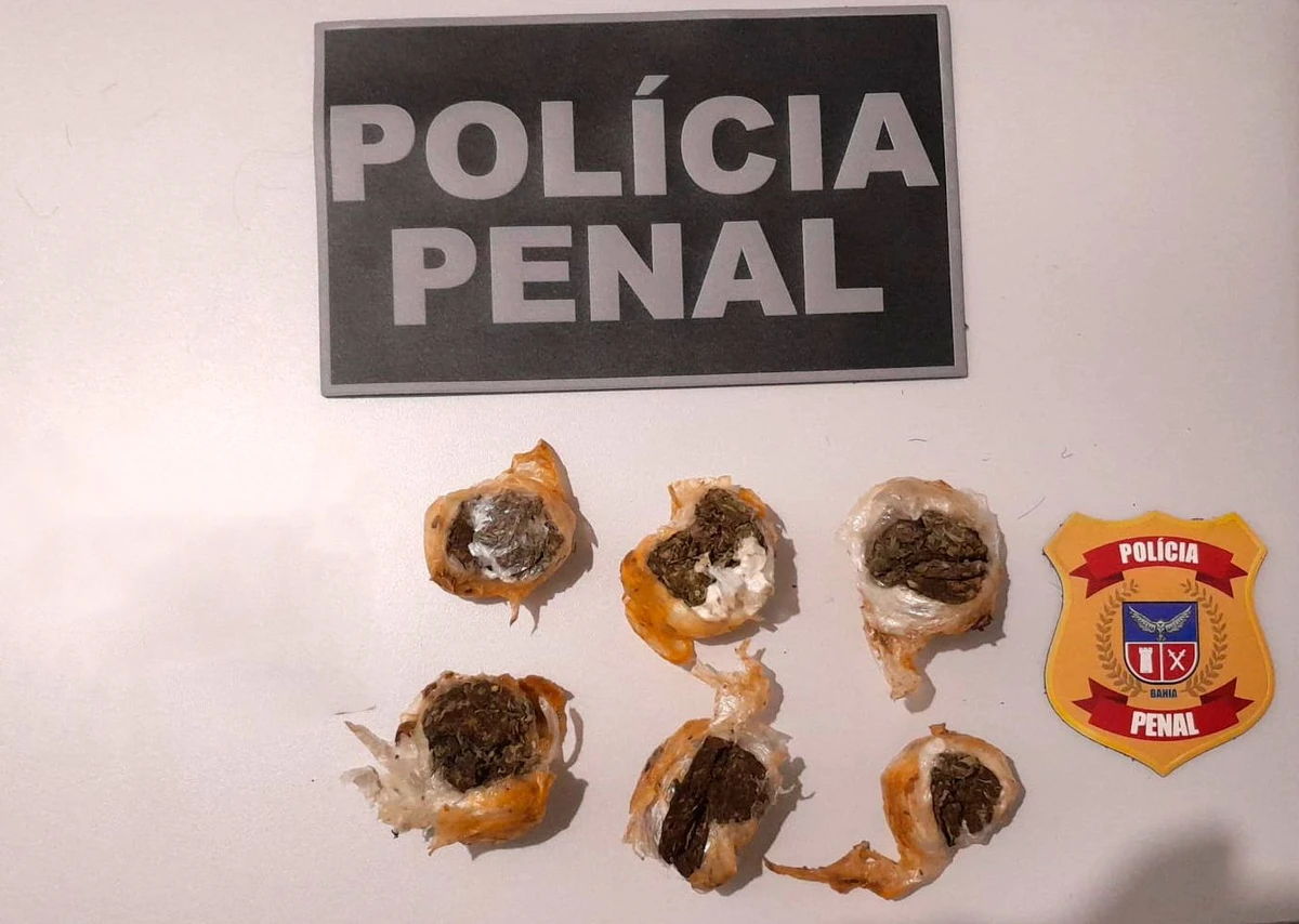 Mulheres foram flagradas tentando entrar em presídio com drogas por Divulgação/ Seap