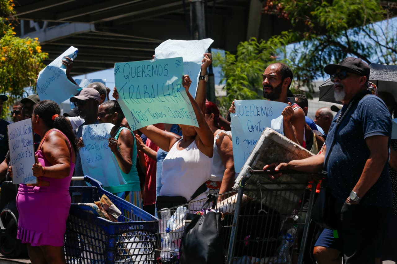 Protesto em frente à antiga rodoviária de Salvador por Arisson Marinho/CORREIO