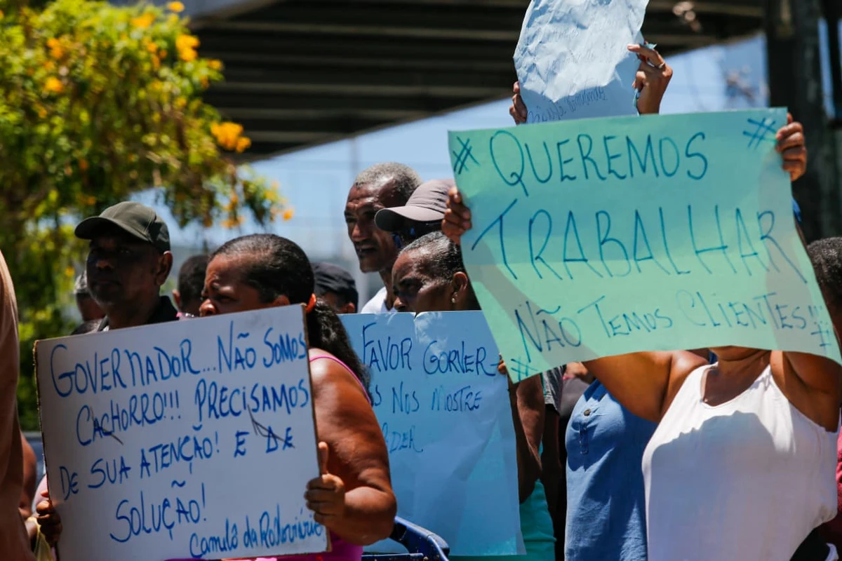 Protesto em frente à antiga rodoviária de Salvador