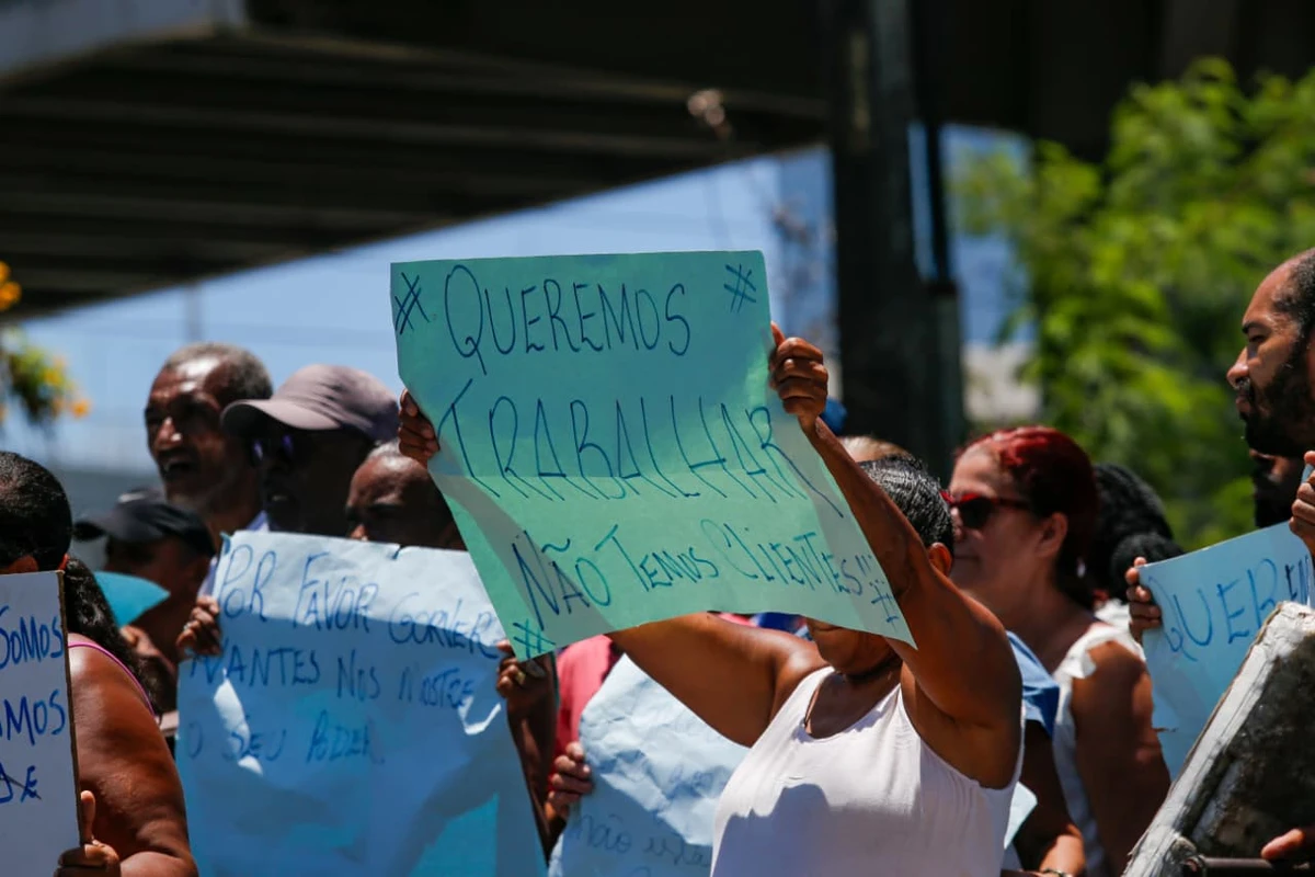 Protesto em frente à antiga rodoviária de Salvador por Arisson Marinho/CORREIO