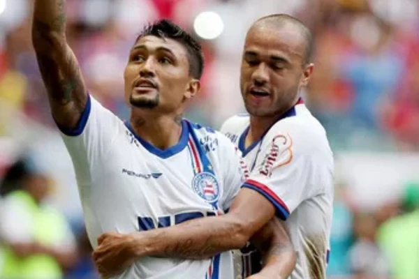 Roger Silva com a camisa do Bahia, em 2015