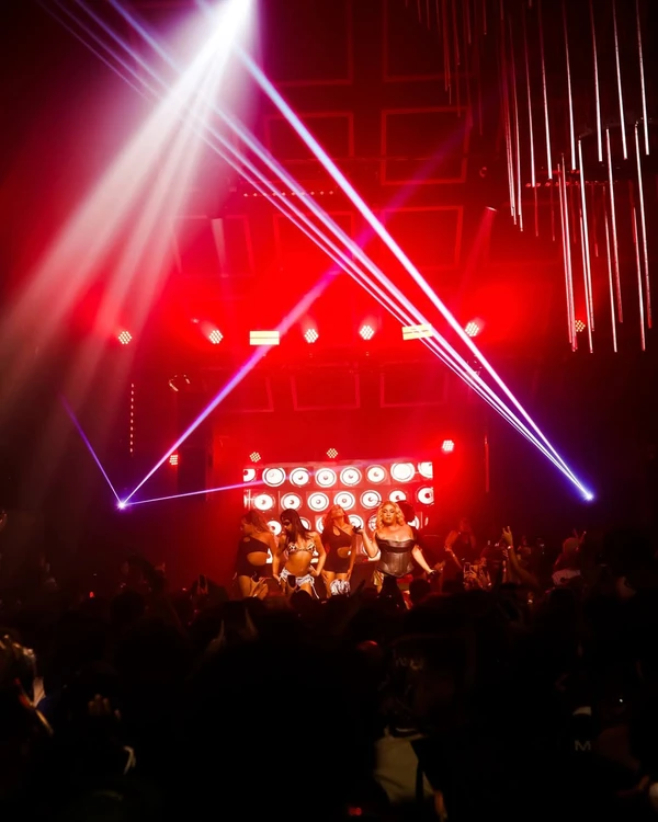 San Sebastian (@sanboate) é uma boate icônica no Rio Vermelho. É famosa por ser um dos principais pontos de encontro da cena LGBTQIA+ e da vida noturna da cidade. por Reprodução/Instagram