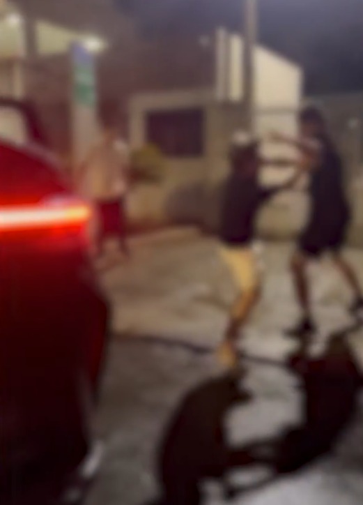 Adolescente foi internado em estado grave após briga por chiclete por Reprodução