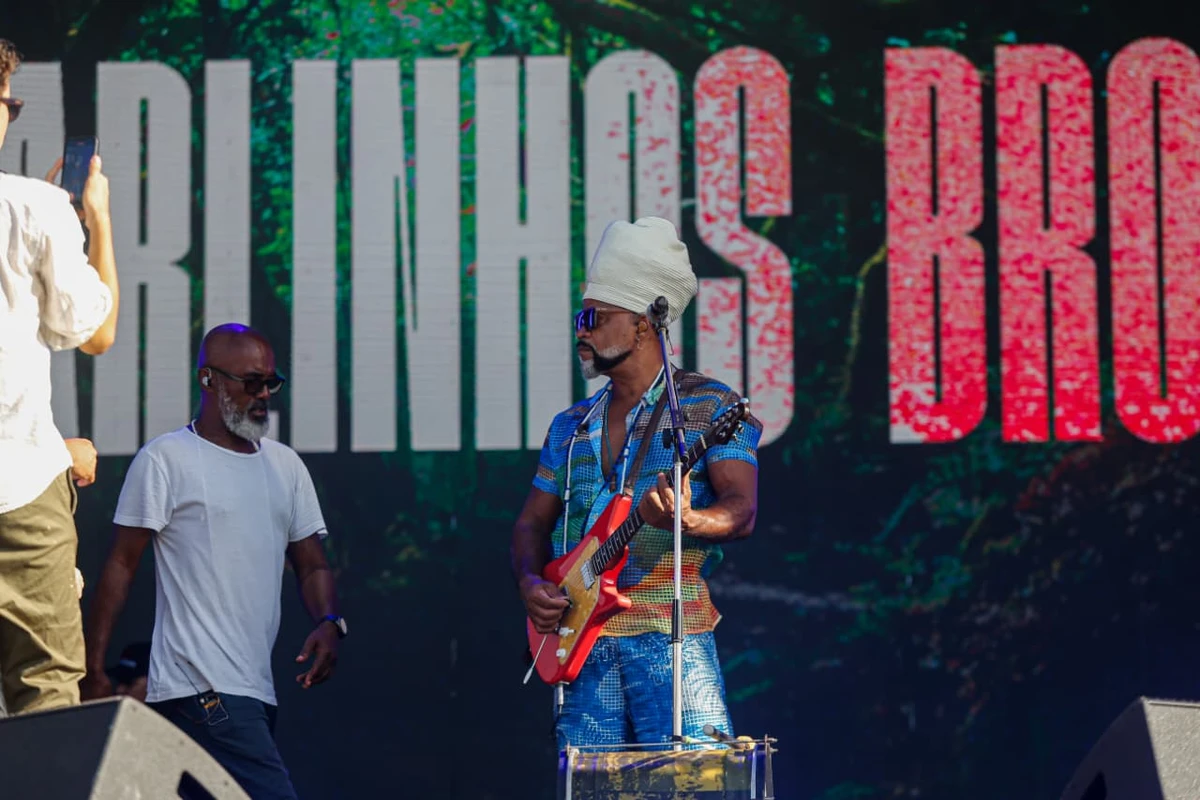 Carlinhos Brown faz passagem de som para o Festival de Verão por Arisson Marinho/CORREIO