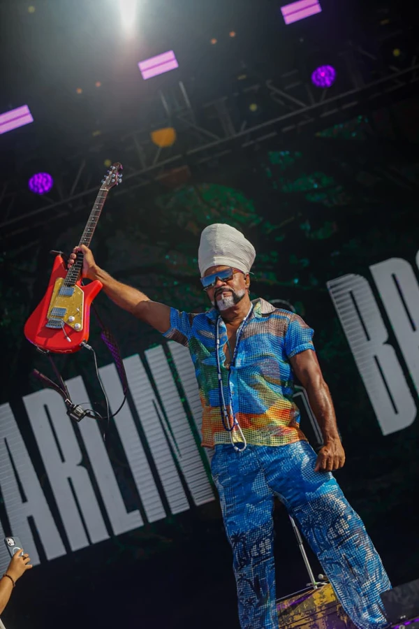 Carlinhos Brown faz passagem de som para o Festival de Verão por Arisson Marinho/CORREIO