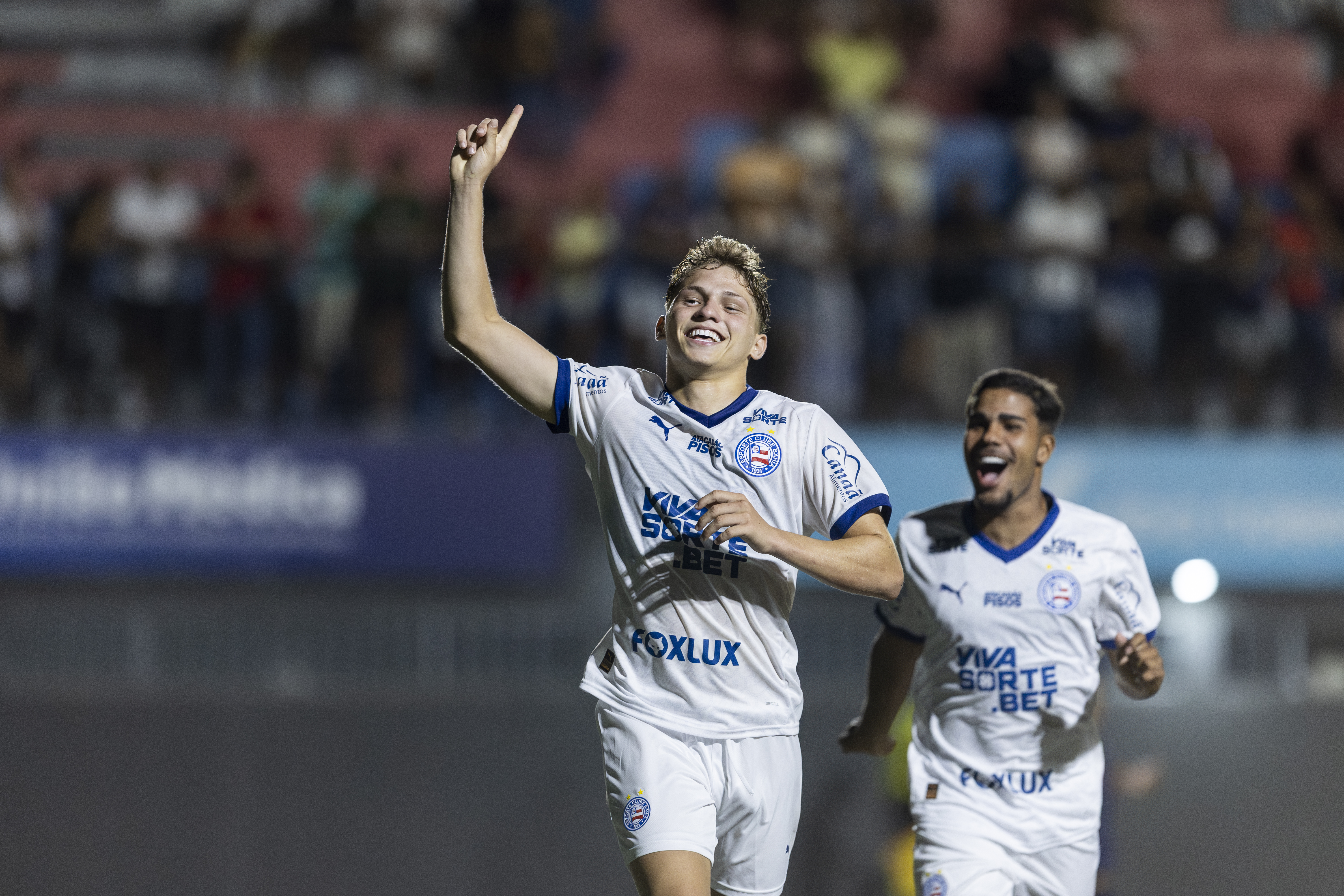 Dell é uma das grandes joias da base tricolor e deve disputar seu primeiro Ba-Vi pelo time profissional por Rafael Rodrigues/EC Bahia