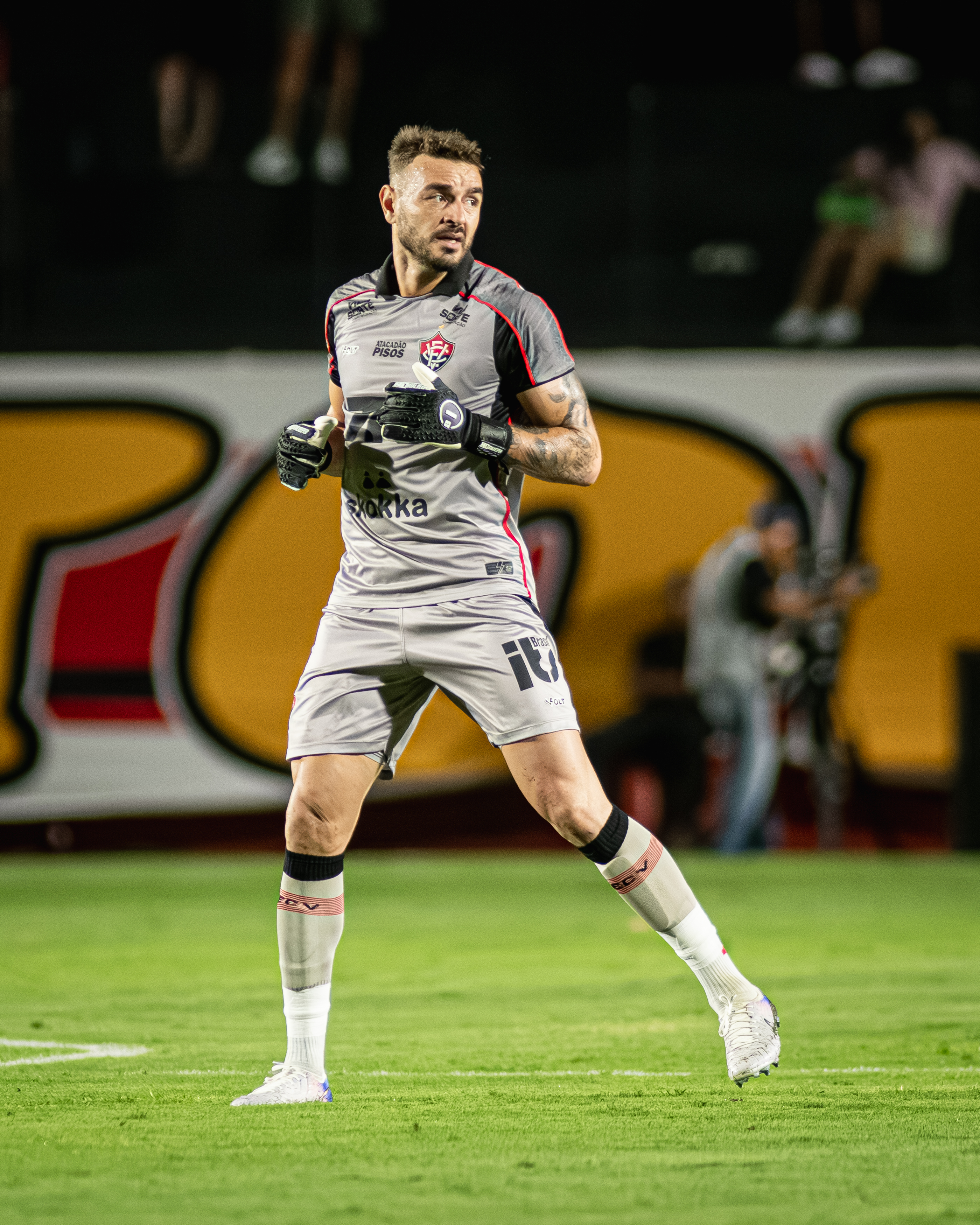 Goleiro gabriel deve disputar seu primeiro clássico pelo Vitória por Victor Ferreira/EC Vitória
