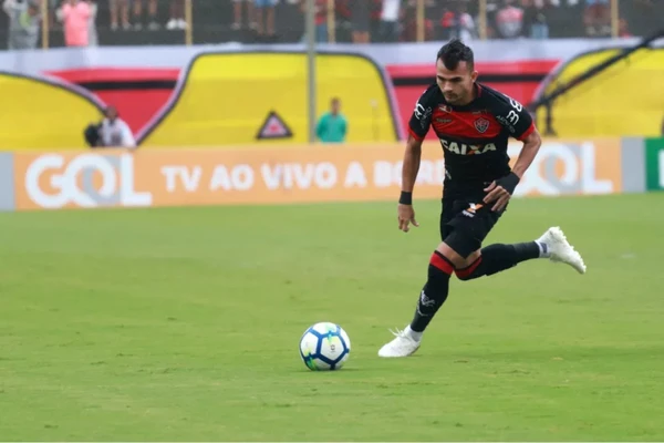 Lucas Fernandes foi atacante do Vitória em 2018