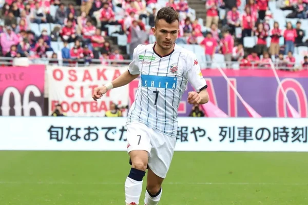 Lucas Fernandes foi atacante do Vitória em 2018 por Divulgação