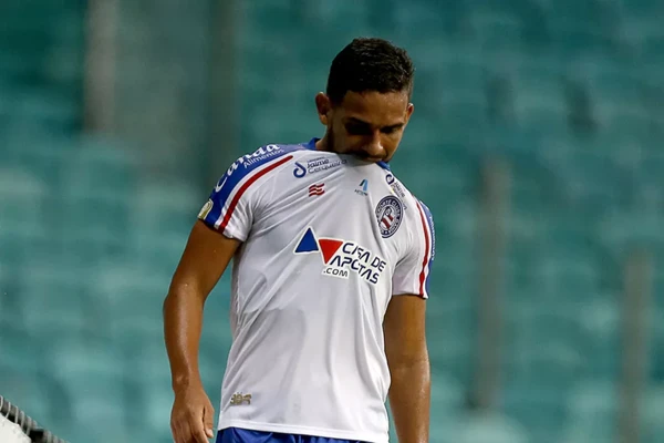Marco Antônio com a camisa do Bahia por Felipe Oliveira/EC Bahia