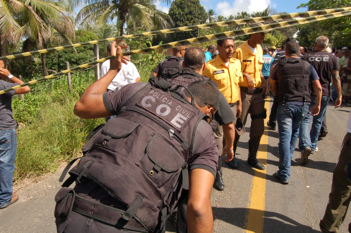 Polícia chega na cena do crime por Almiro Lopes/Arquivo CORREIO