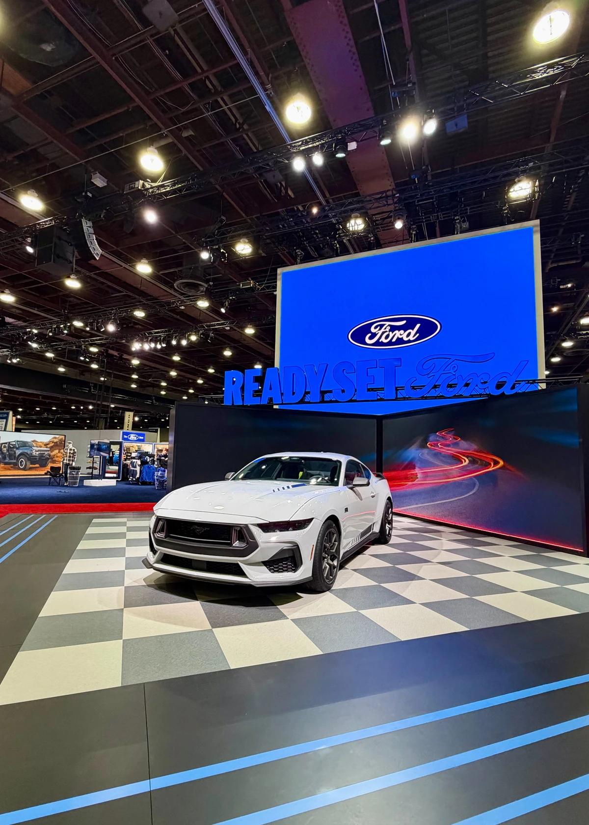 A Ford também apresentou uma opção RTR para o Mustang por Antônio Meira Jr.