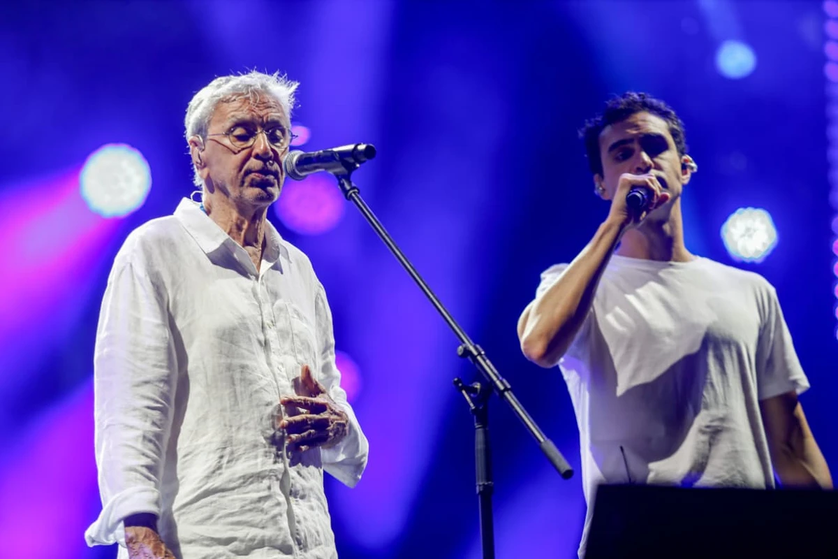 Zeca Veloso se junta a Caetano em passagem de som por Arisson Marinho/CORREIO