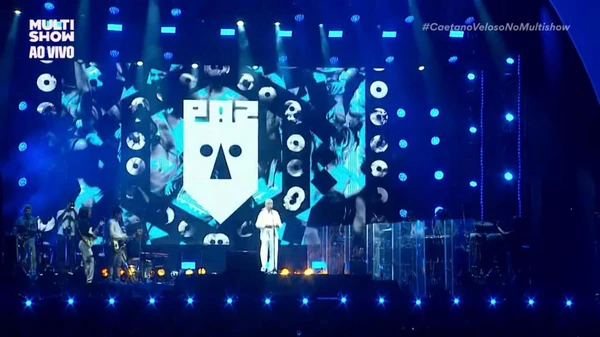 Caetano Veloso cantou Um Baiana, música dedicada à banda BaianaSystem por Reprodução/Multishow