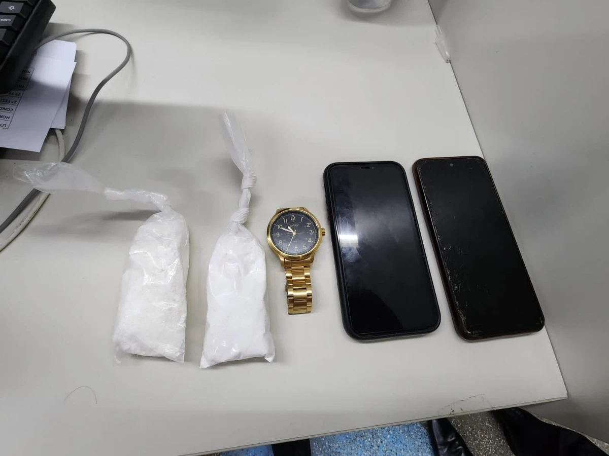 Material apreendido com suspeito