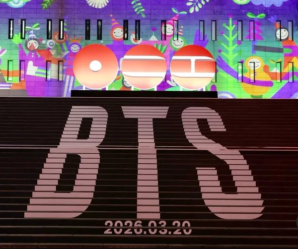 Campanha de divulgação do retorno do BTS por Reprodução