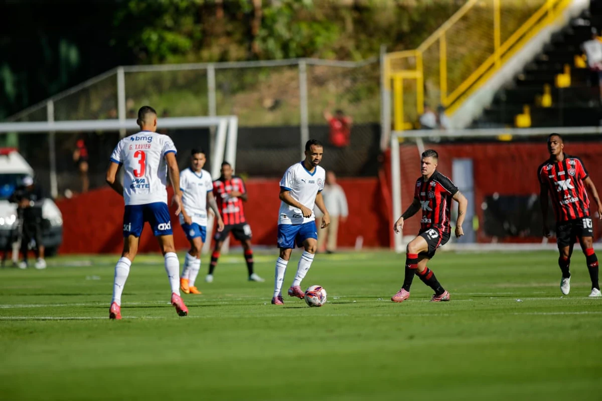 Bahia e Vitória se enfrentaram no Barradão por Arisson Marinho/CORREIO