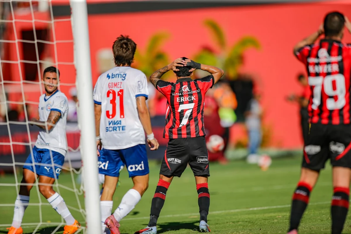 Bahia e Vitória se enfrentaram no Barradão por Arisson Marinho/CORREIO