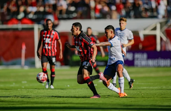 Bahia e Vitória se enfrentaram no Barradão por Arisson Marinho/CORREIO