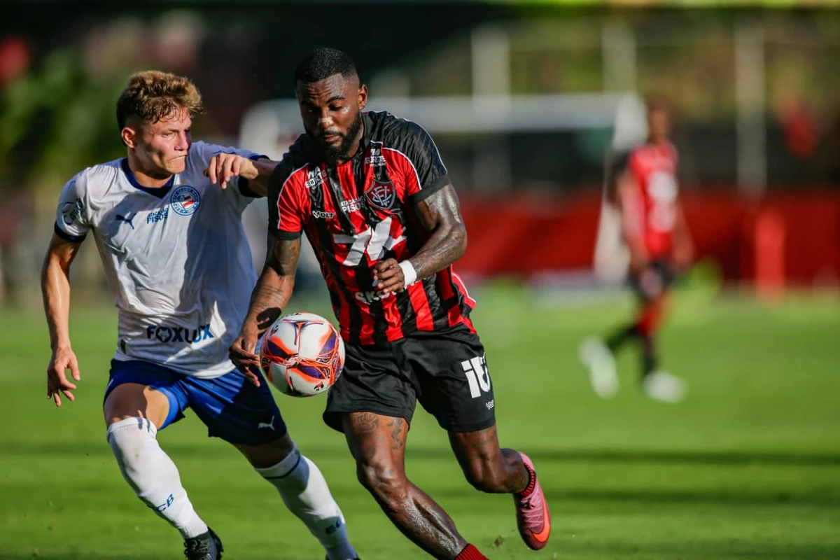 Bahia e Vitória se enfrentaram no Barradão por Arisson Marinho/CORREIO