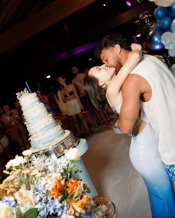 Larissa Manoela e André Luiz Frambach por Reprodução/Instagram