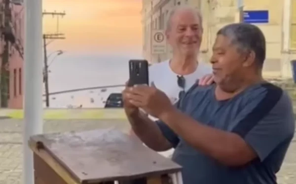 Ney Matogrosso foi confundido com Caetano Veloso