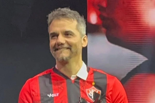 Wagner é apaixonado pelo Vitória por Reprodução