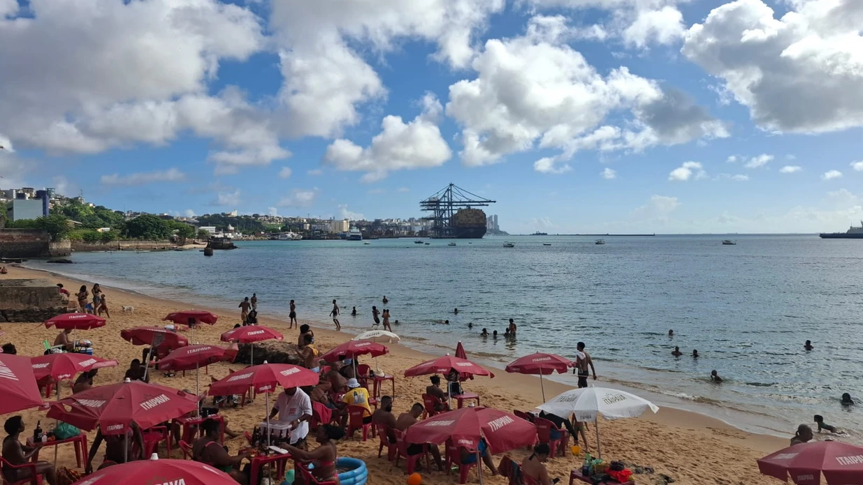 Imagem - Às vésperas do Carnaval, Salvador segue com apenas uma praia própria para banho