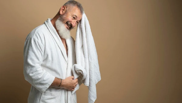 A pele amadurecida é mais suscetível a problemas decorrentes dos banhos diários