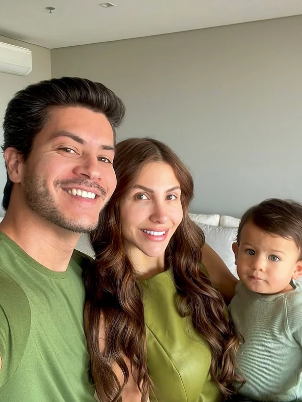 Arthur Aguiar, Jheny Santucci e Gabriel por Reprodução/Instagram