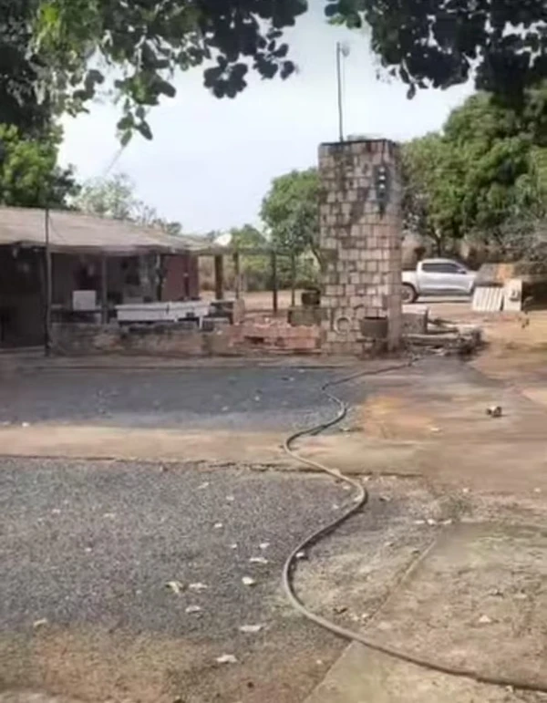 Casa de Chaiany tem quintal espaçoso e piscina por Reprodução