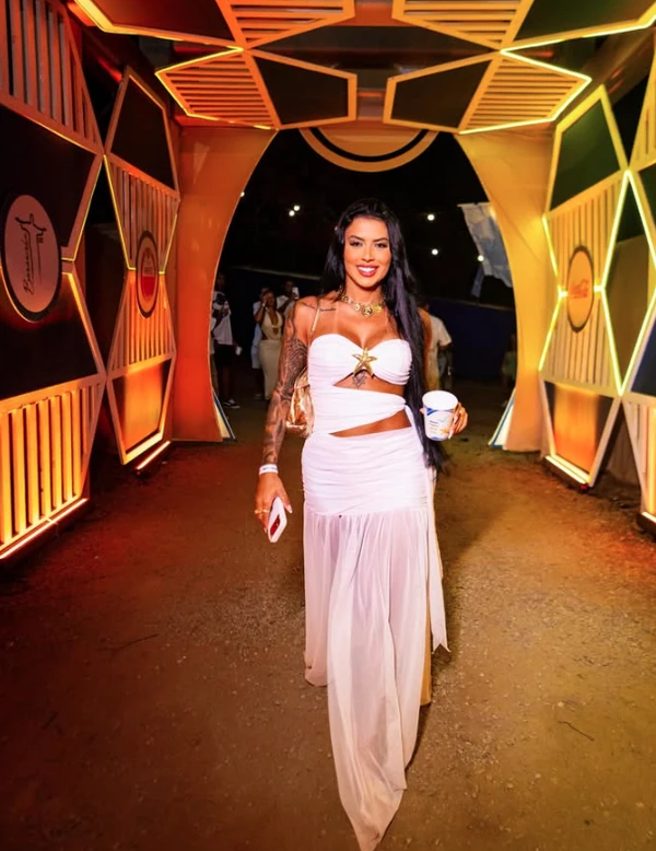 Influenciadora e dançarina Nathalia Farias por Reprodução | Instagram