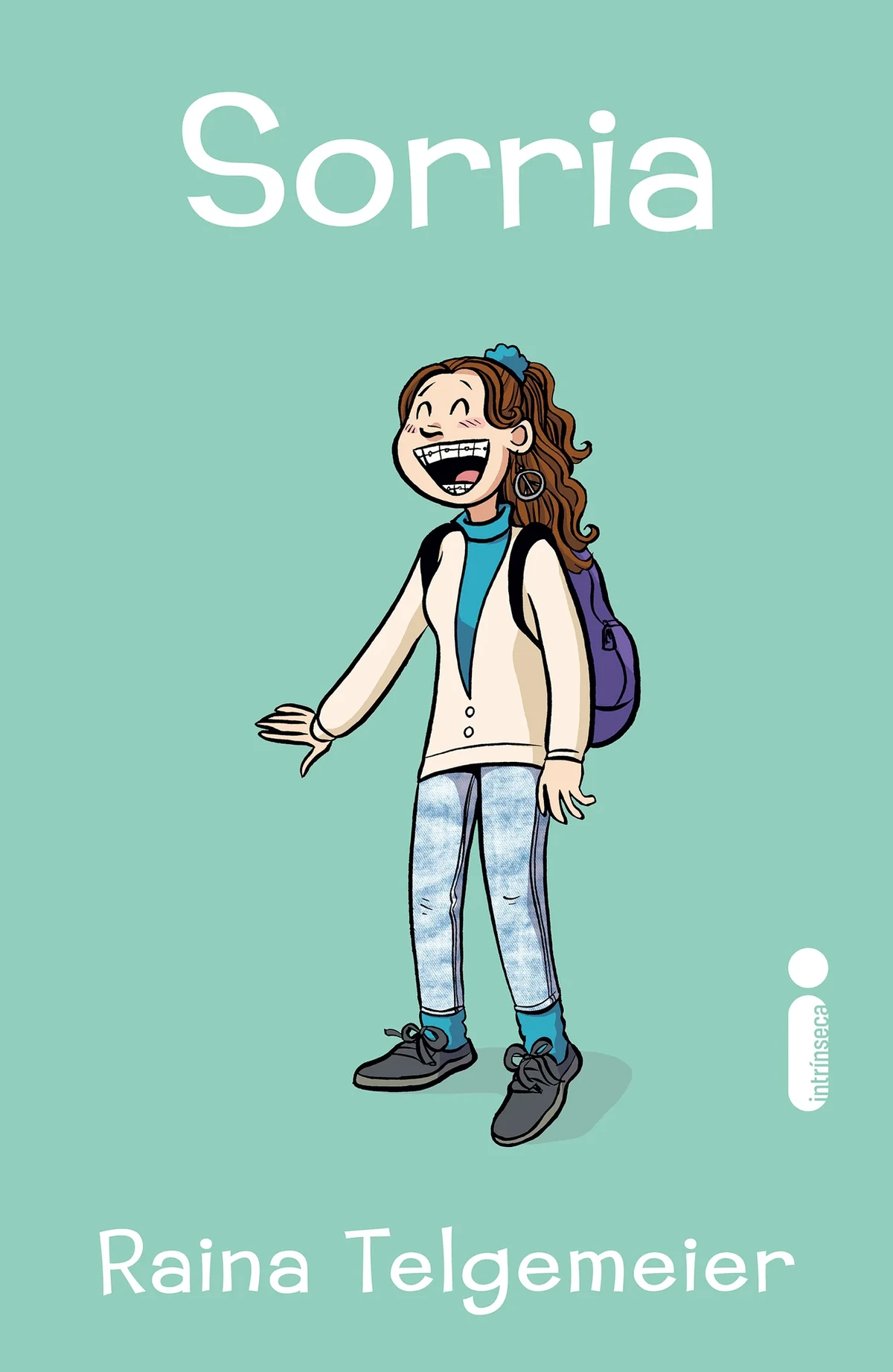 Sorria, de Raina Telgemeier (Intrínseca). Nesta premiada HQ, a autora best-seller Raina Telgemeier mostra que crescer pode ser desafiador, mas que é possível encontrar a própria voz e, principalmente, voltar a sorrir. Como toda garota, Raina pretende levar uma vida normal e se divertir com as amigas. Até que, certa noite, ao voltar de um encontro do grupo de escoteiras, a menina tropeça e machuca os dentes da frente. por Reprodução