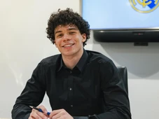 Imagem - Filho de craque da Seleção Brasileira assina primeiro contrato profissional com o Real Madrid
