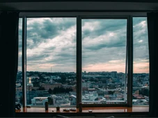 Imagem - Por que o frio entra mesmo com janelas boas? A solução pode ser mais simples que você pensa