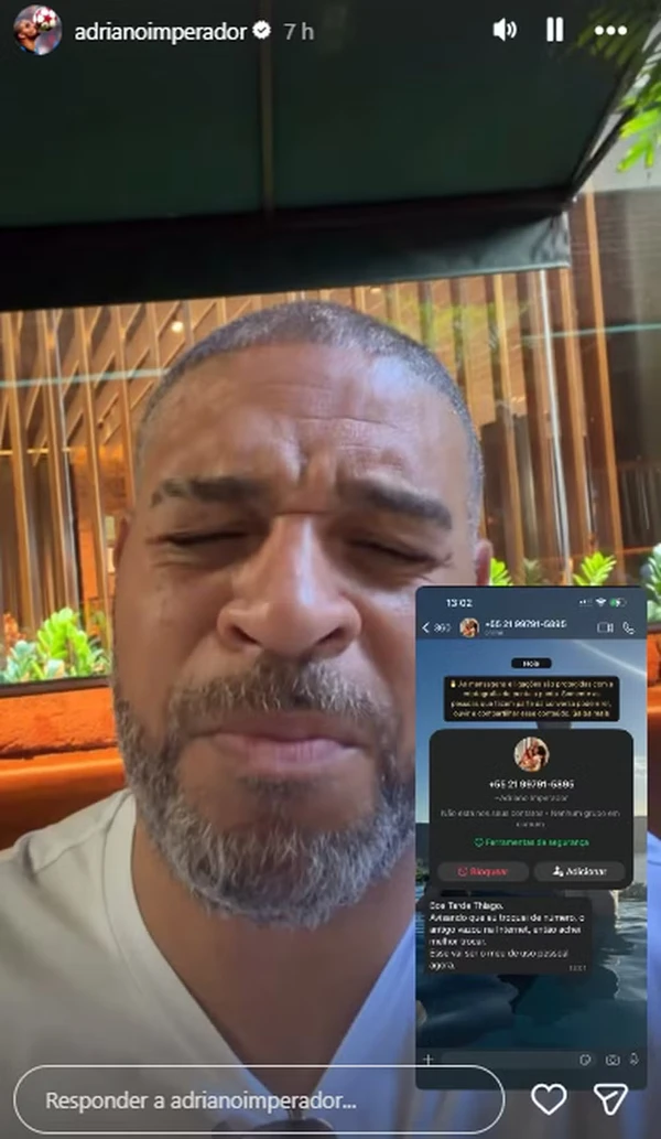 Adriano Imperador se revolta após mãe cair em golpe e perder R$ 15 mil por Reprodução/Redes Sociais 