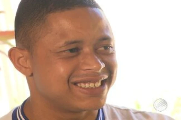 Alex Acarajé foi atropelado por carro blindado da PM