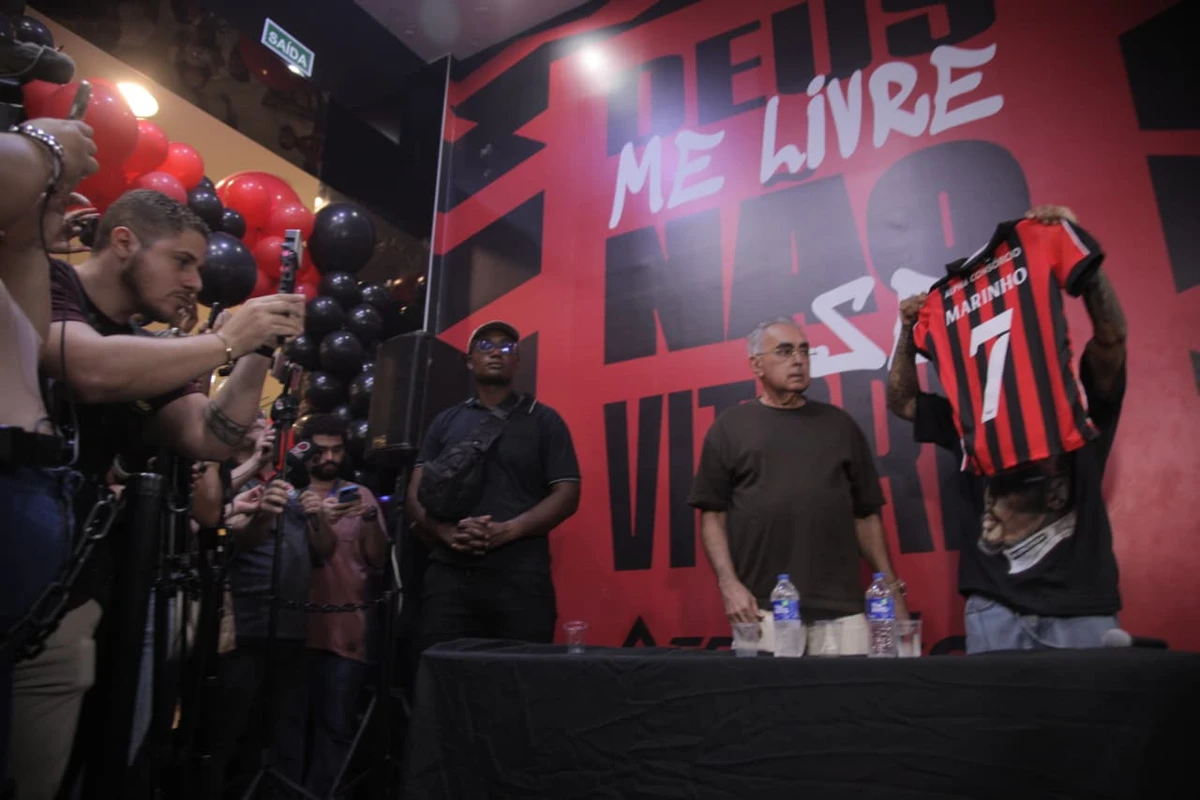 Apresentação de Marinho por Sora Maia/CORREIO