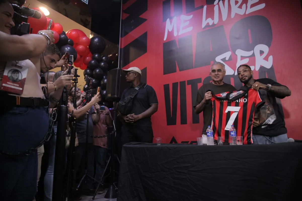 Apresentação de Marinho por Sora Maia/CORREIO